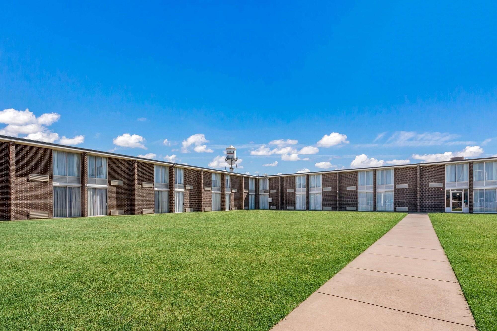 Vista Exterior Baymont By Wyndham Oklahoma City Bricktown