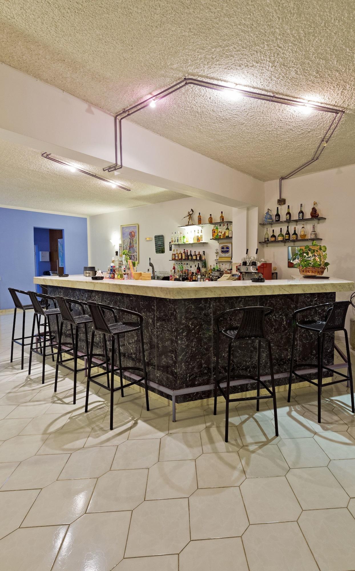 Bar/Salón Trianta Hotel Apartments