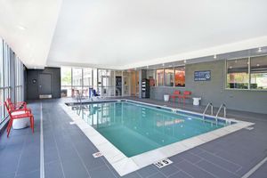 Alojamiento - Tru by Hilton Grand Rapids Airport