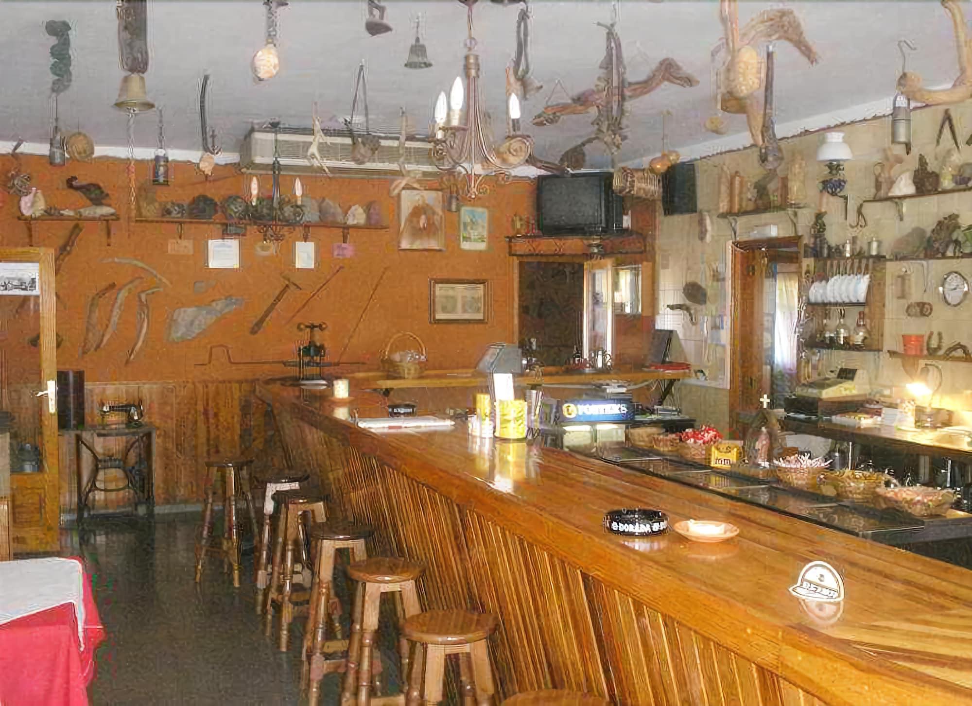 Bar/Salón Hotel El Sombrerito
