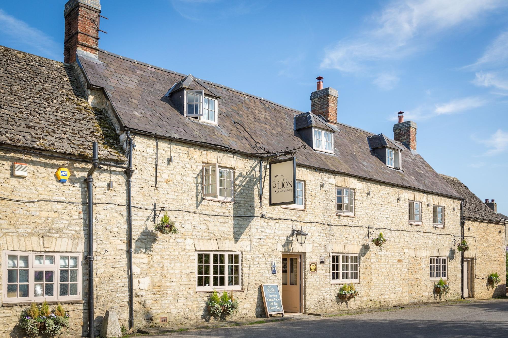 Vista Exterior The Lion Wendlebury