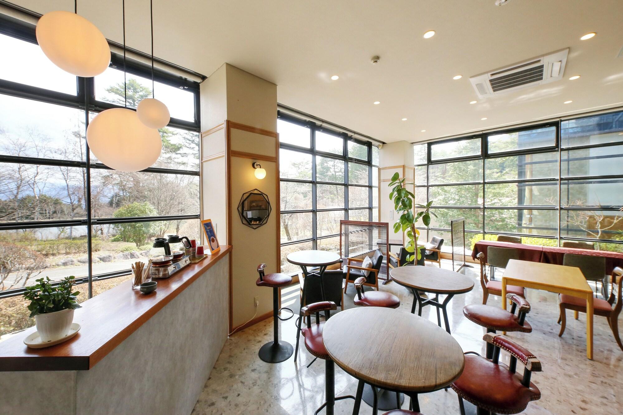 Bar/Salón Suzuranso