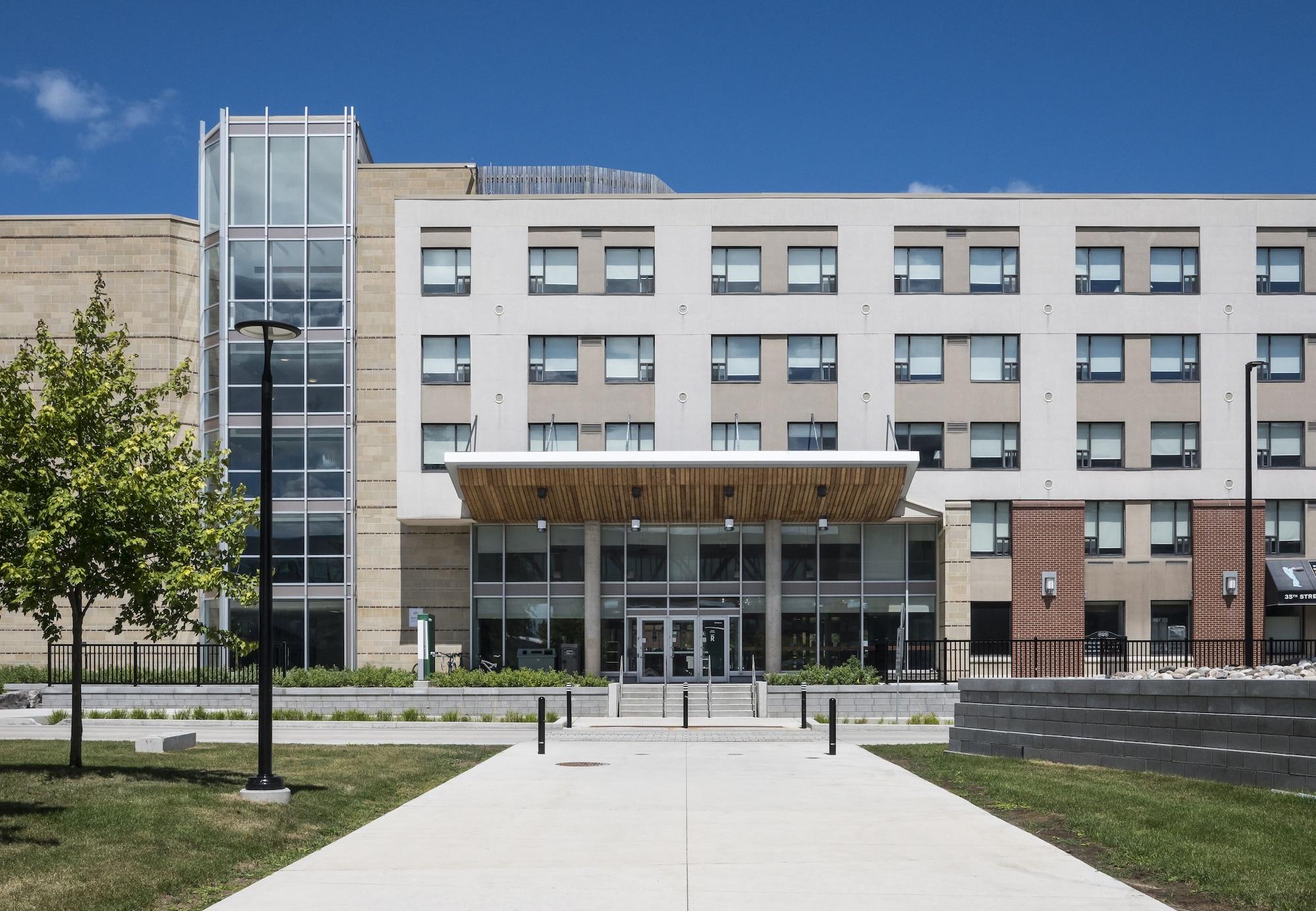 Vista Exterior Residence & Conference Centre - Ottawa West