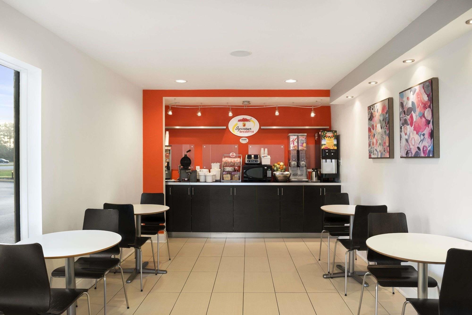 Restaurant Super 8 by Wyndham Ormond Beach