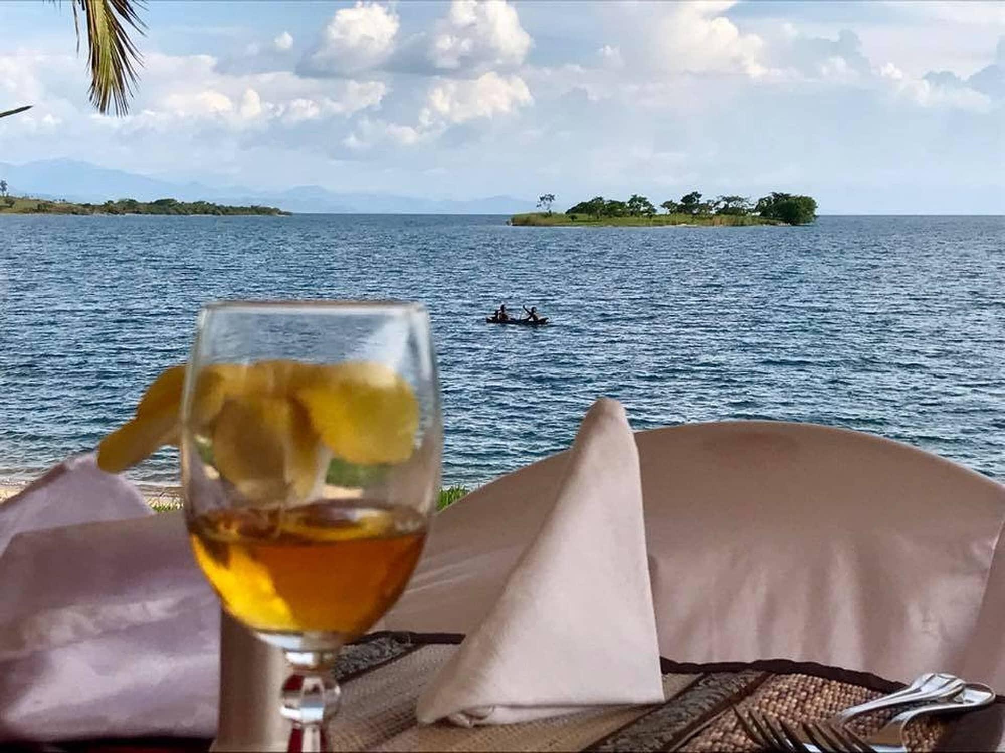 Bar/Salón Rushel Kivu Lodge