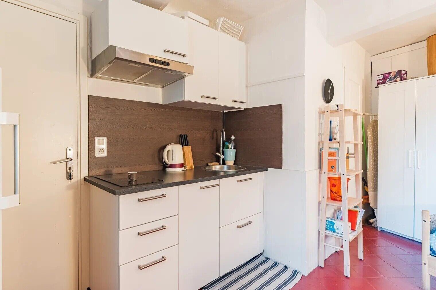 Equipamiento de Habitación Finsonius Studios