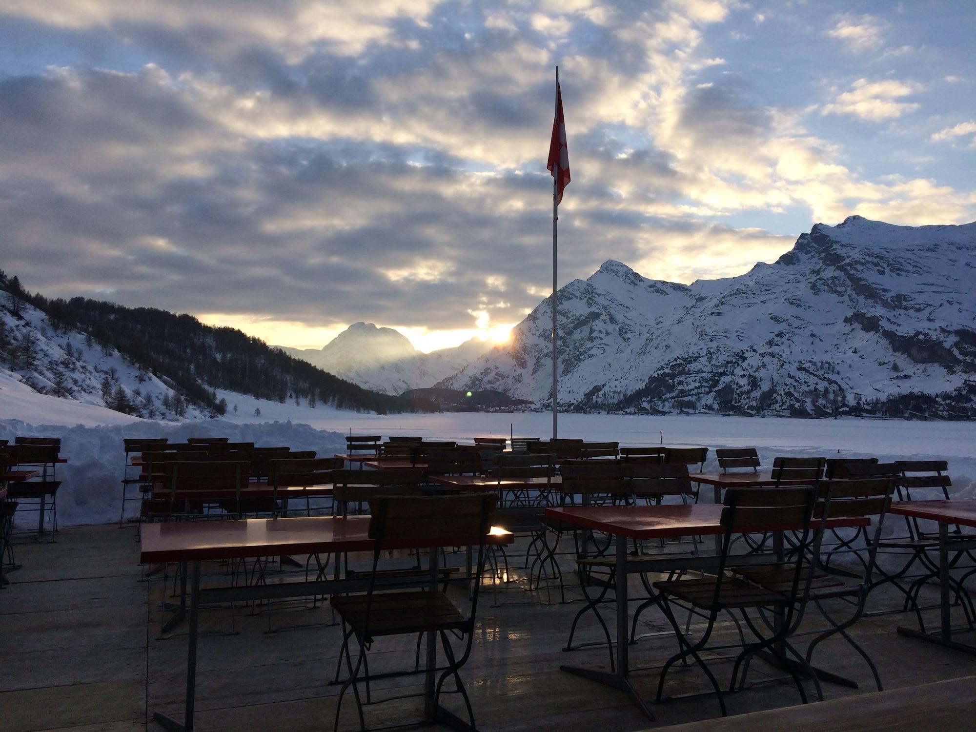 Vista Exterior Hotel Restaurant Lagrev