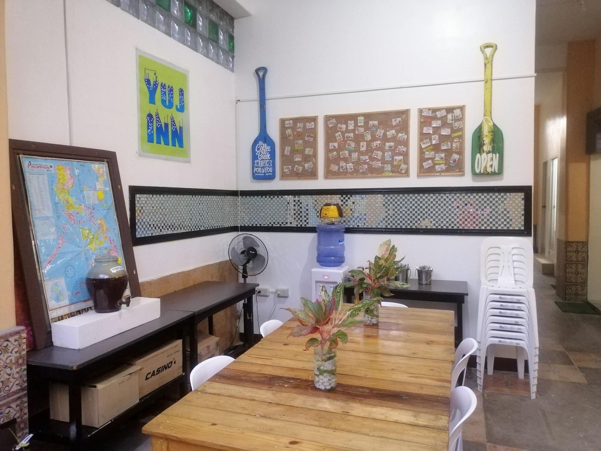 Restaurant Yuj Inn - Hostel