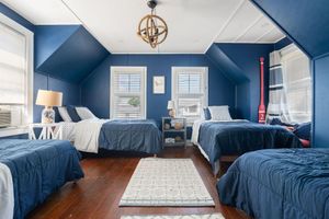 Alquiler Vacacional - 6-bedroom Oasis house in Onset w/ HUGE backyard, Firepit, Wifi, & work desk