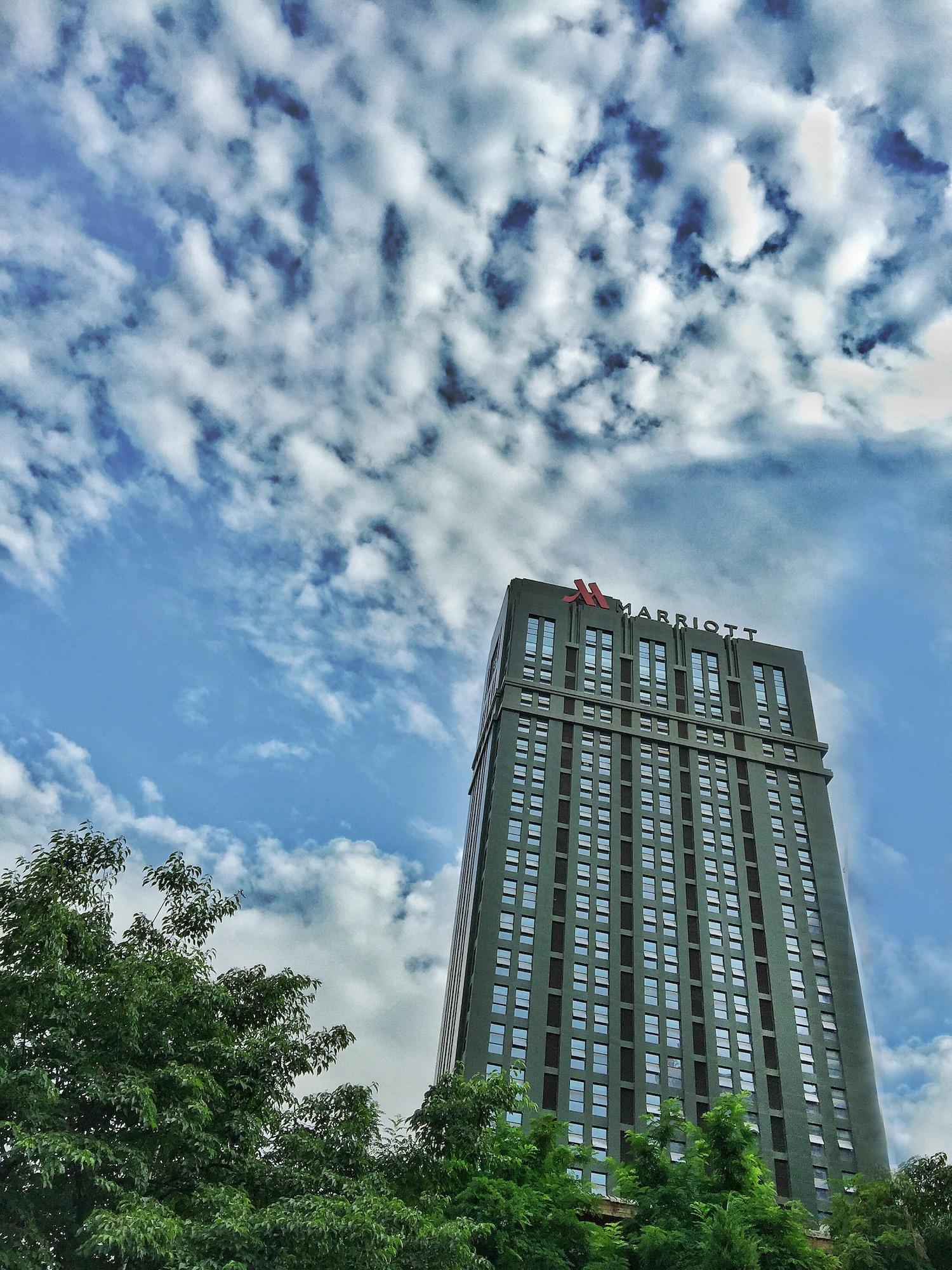 Vista Exterior The Fairway Place, Xi'an - Marriott Executive Apartments