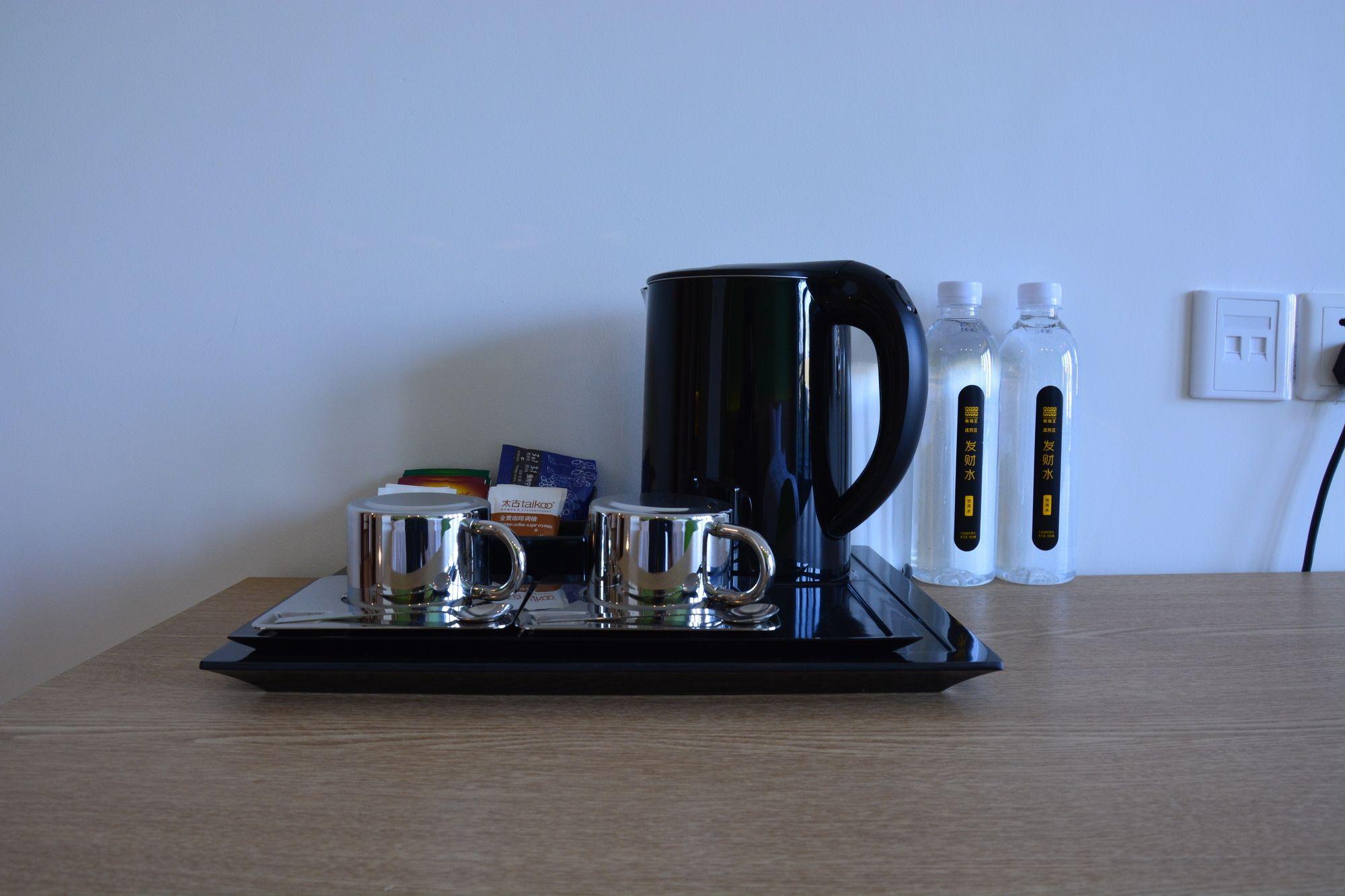 Set de Habitación Carton King Hotel