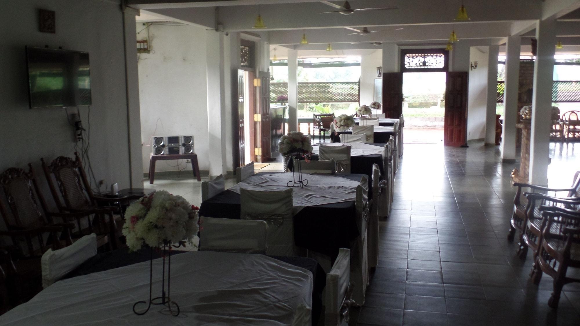 Bar/Salón Nilketha Villa Eco Hotel