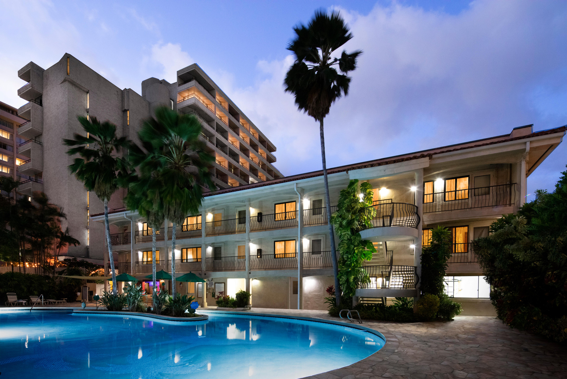 Vista Piscina Wayfinder Waikiki
