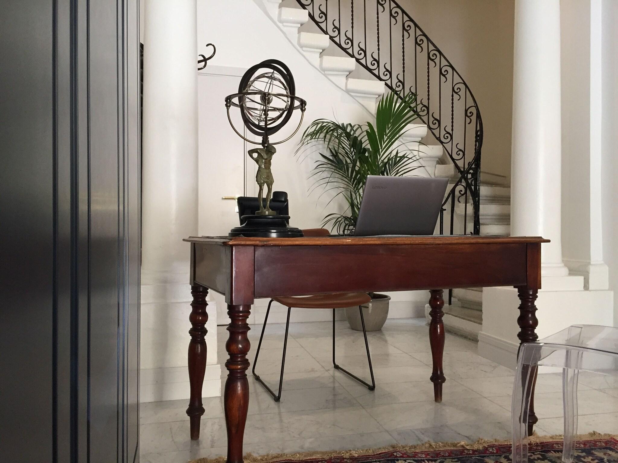 Vista Lobby The Barrister