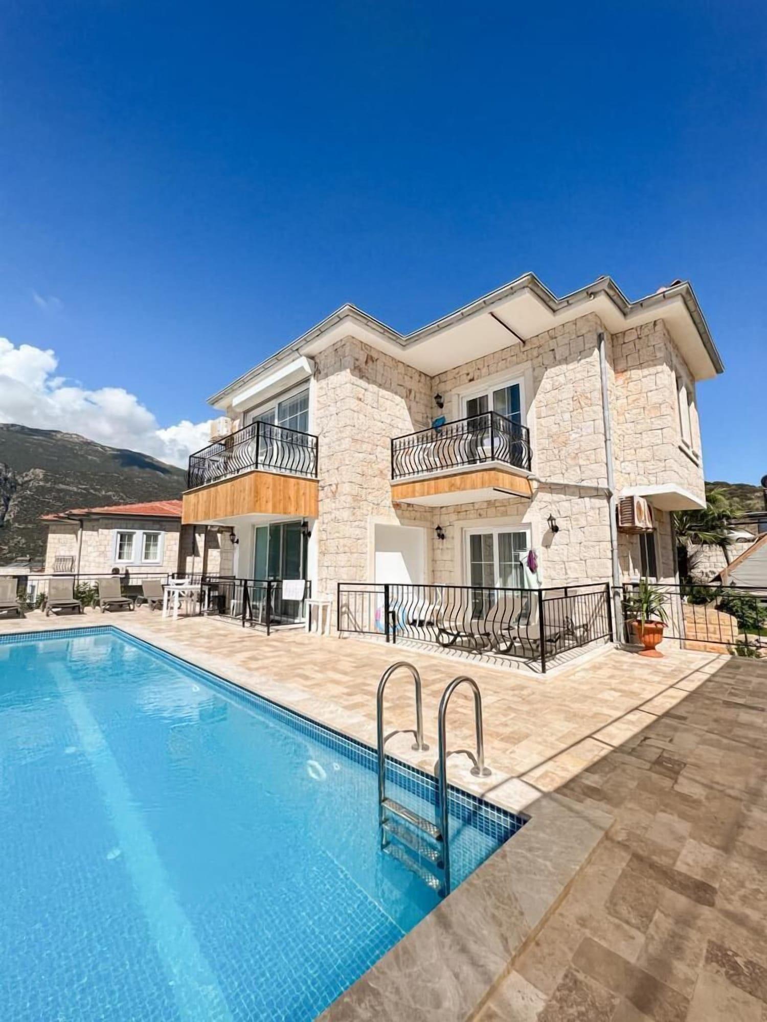 Varios Sole'n Blu Hotel