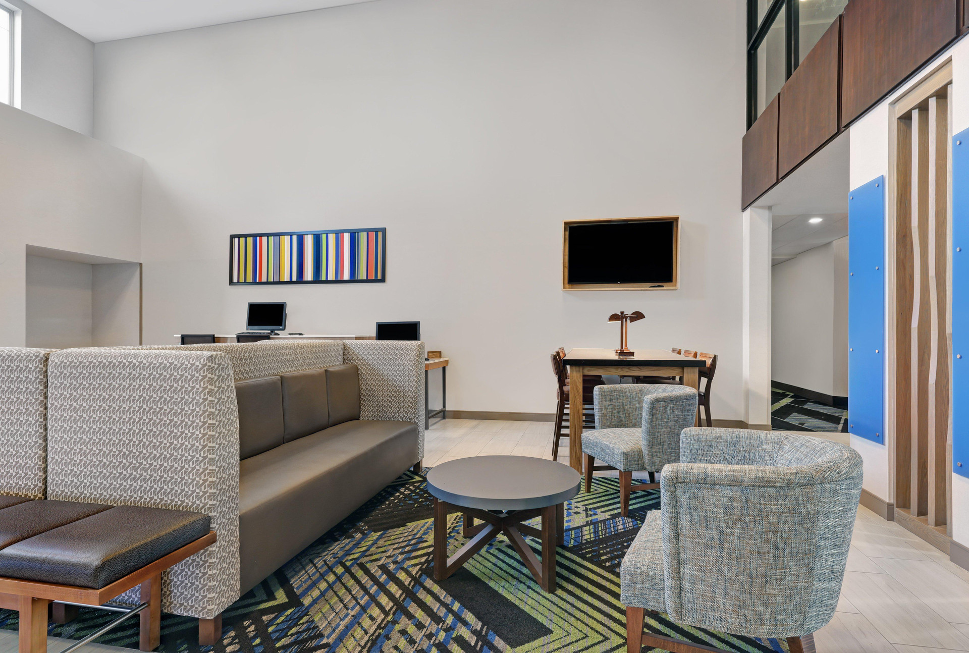 Vista Exterior Holiday Inn Express Hotel & Suites NEWPORT by IHG