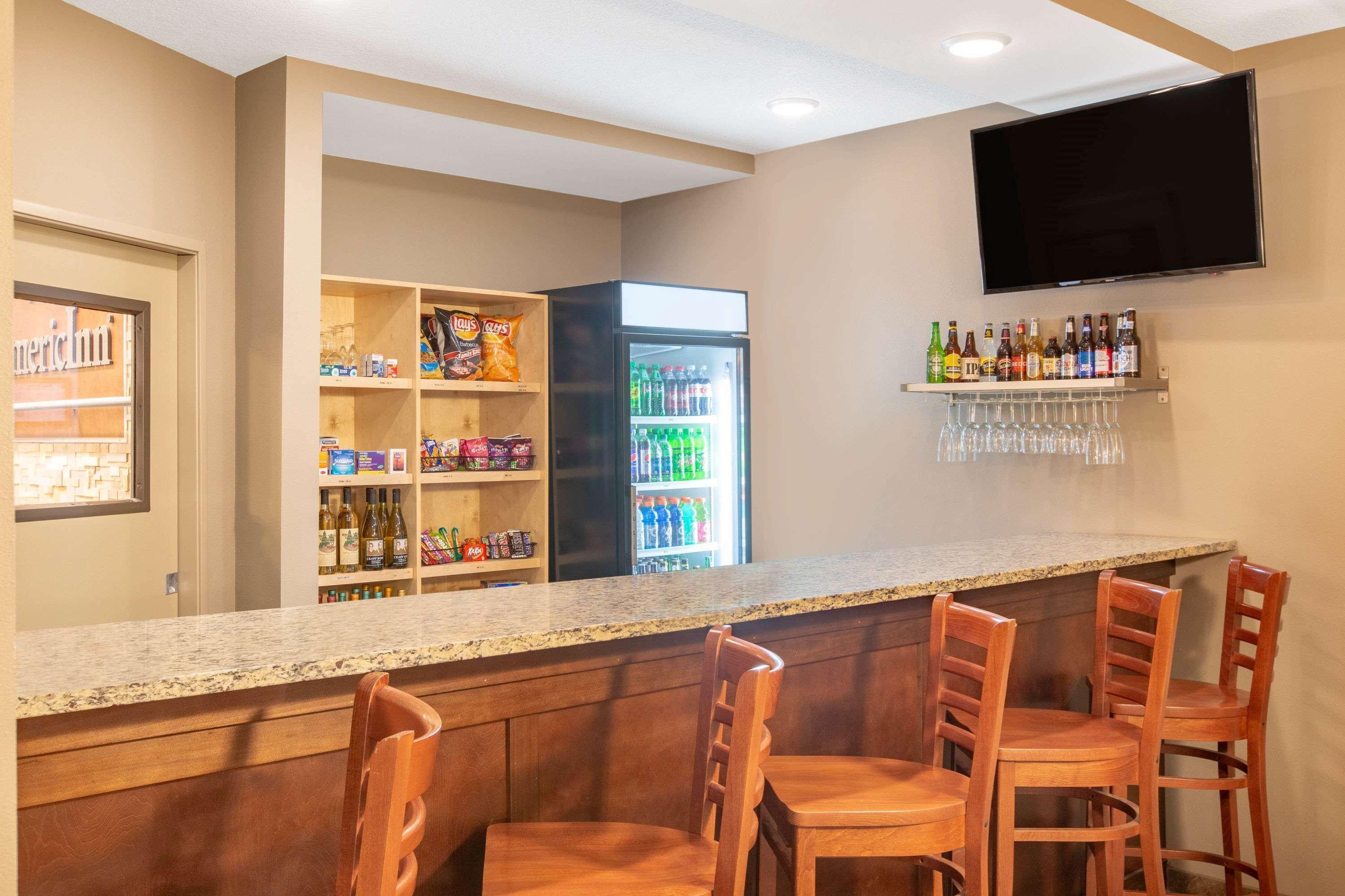 Bar/Salón AmericInn by Wyndham Humboldt
