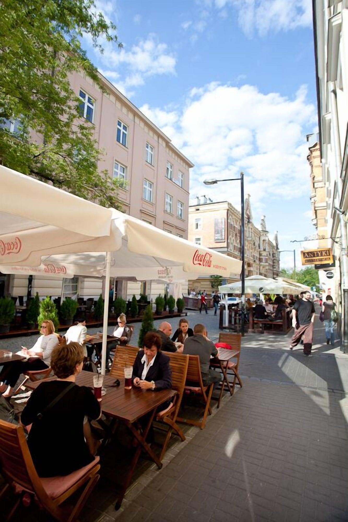 Restaurant Moon Hostel Warszawa