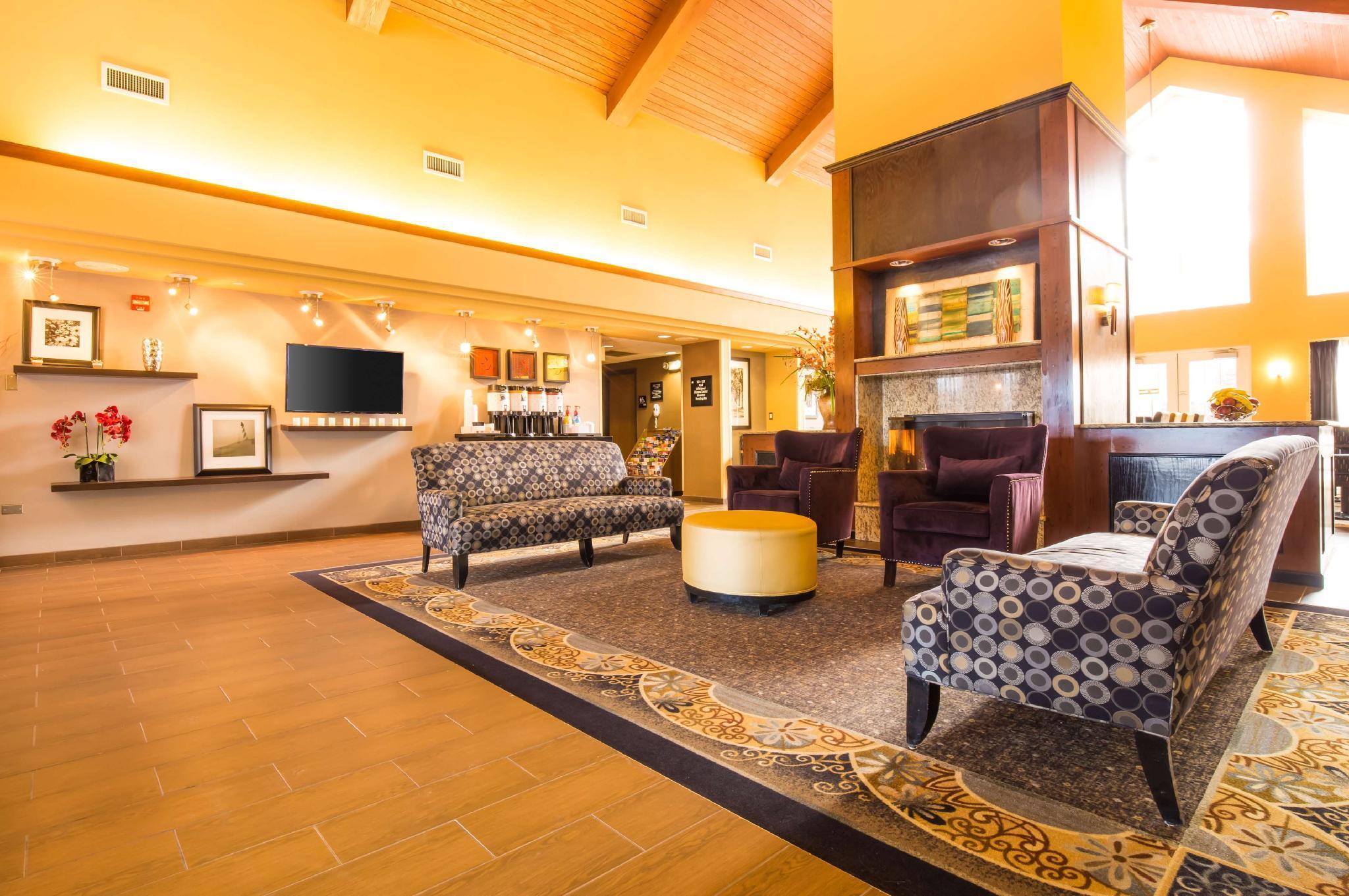 Vista Lobby Hampton Inn & Suites Chicago/Hoffman Estates