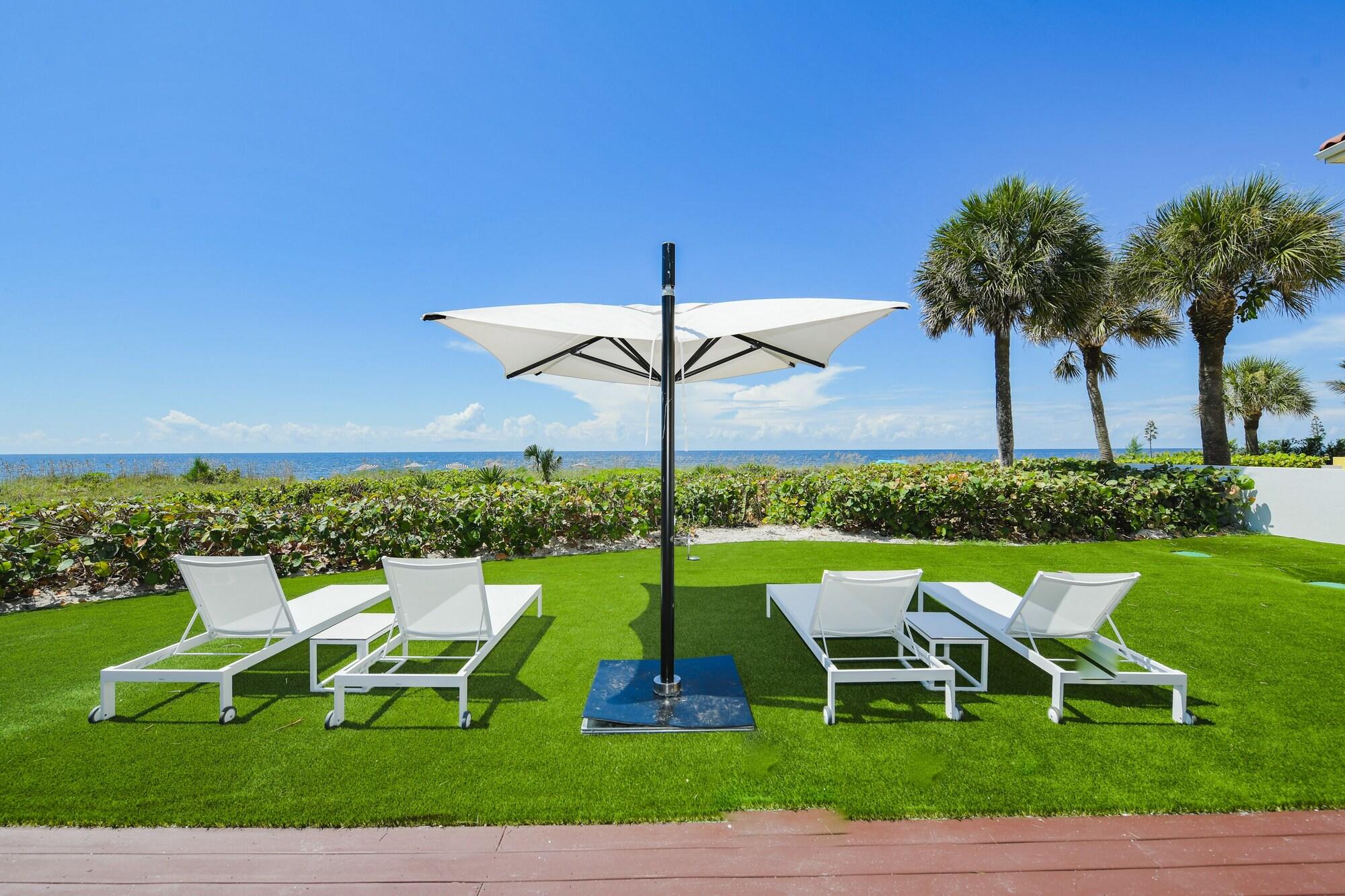 Varios Casey Key Resorts - Beachfront
