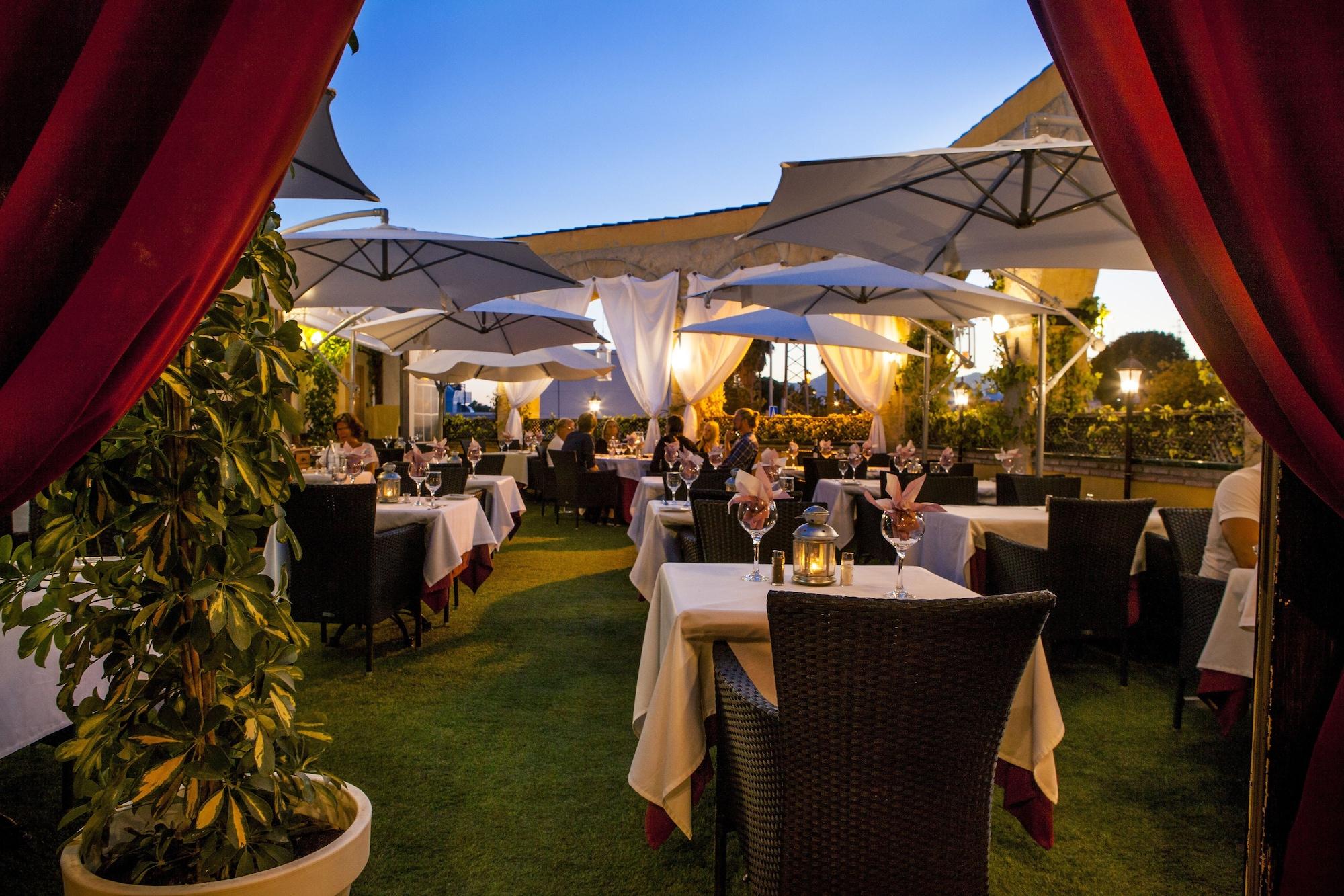 Restaurant Hotel Los Arcos