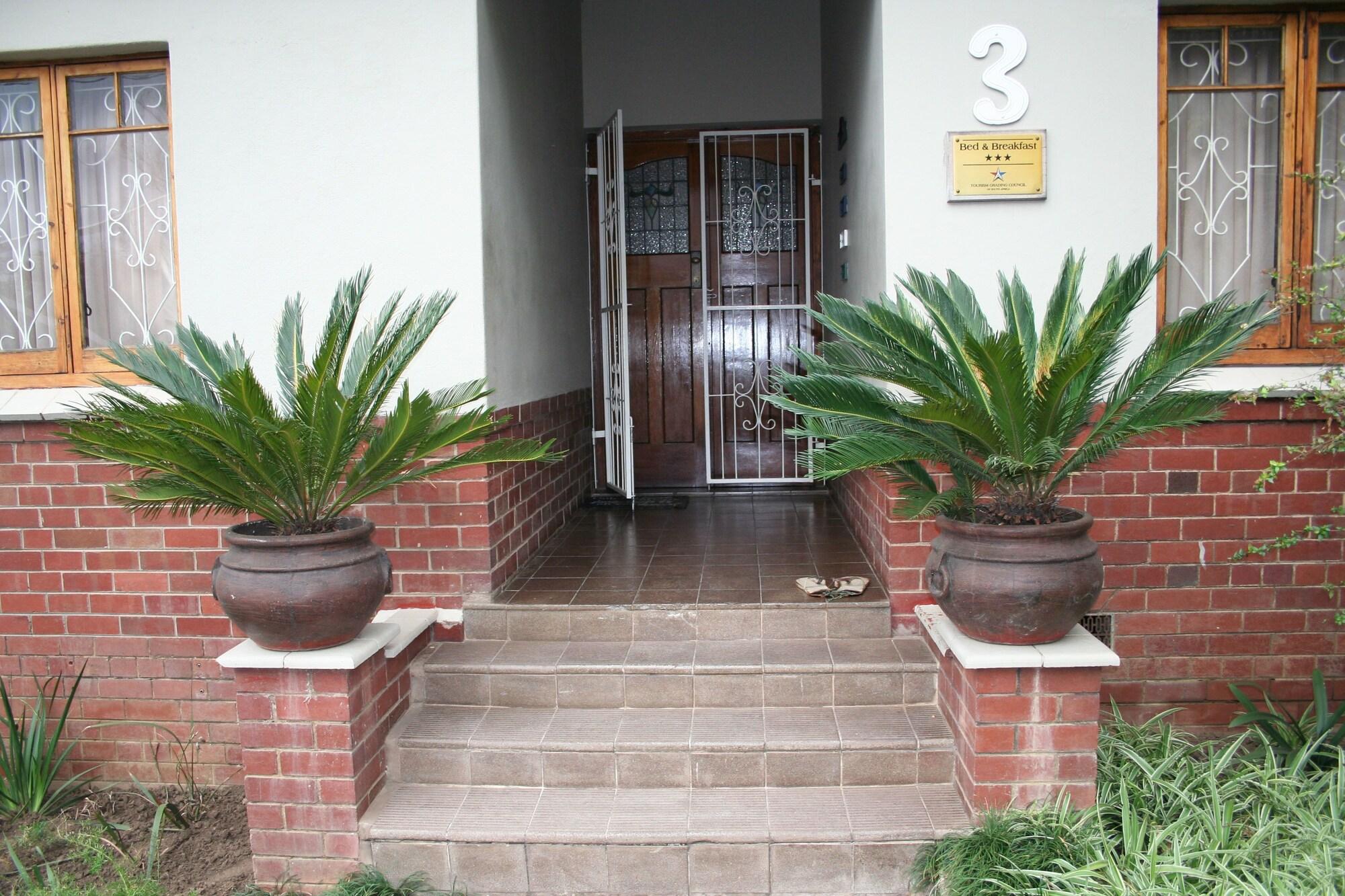 Vista Exterior Thembelihle Guest House