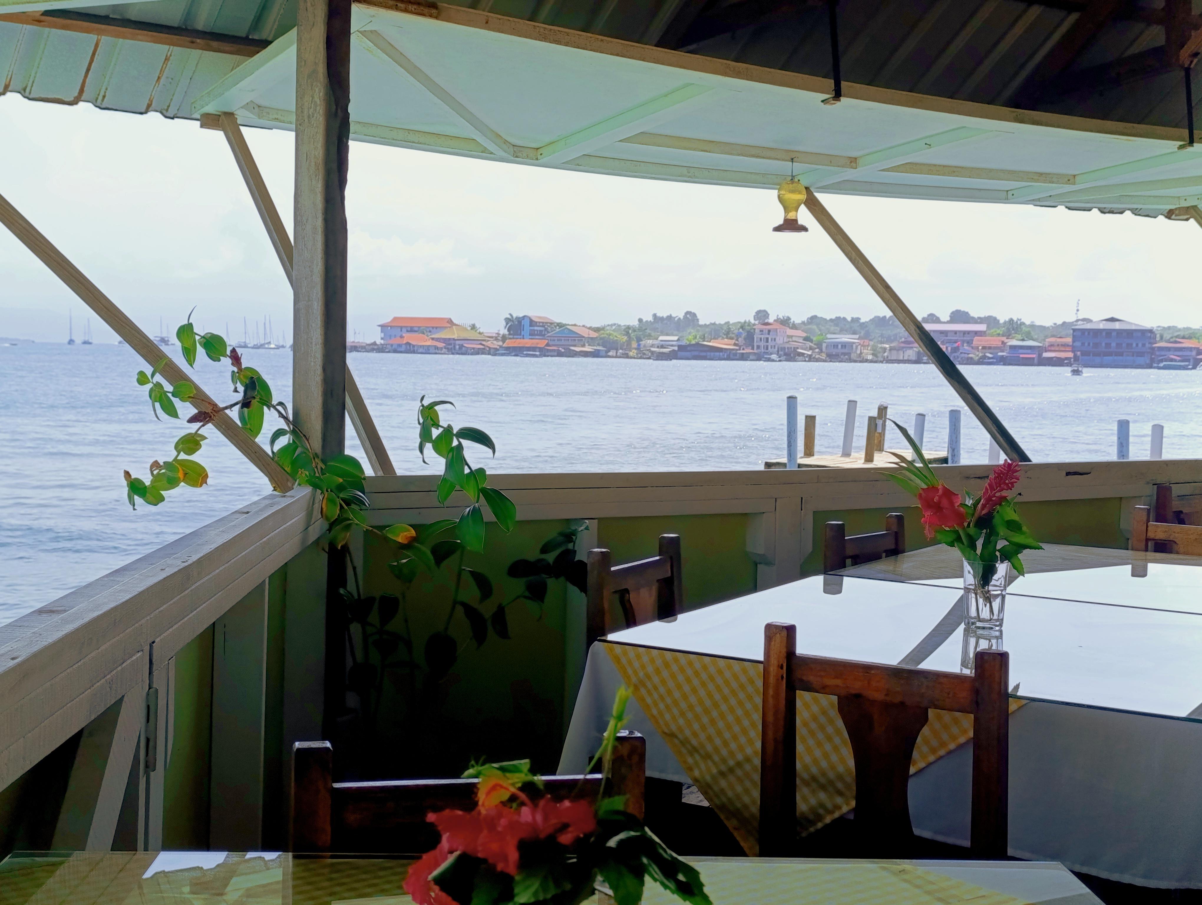 Vista a la ciudad Faro Colibri