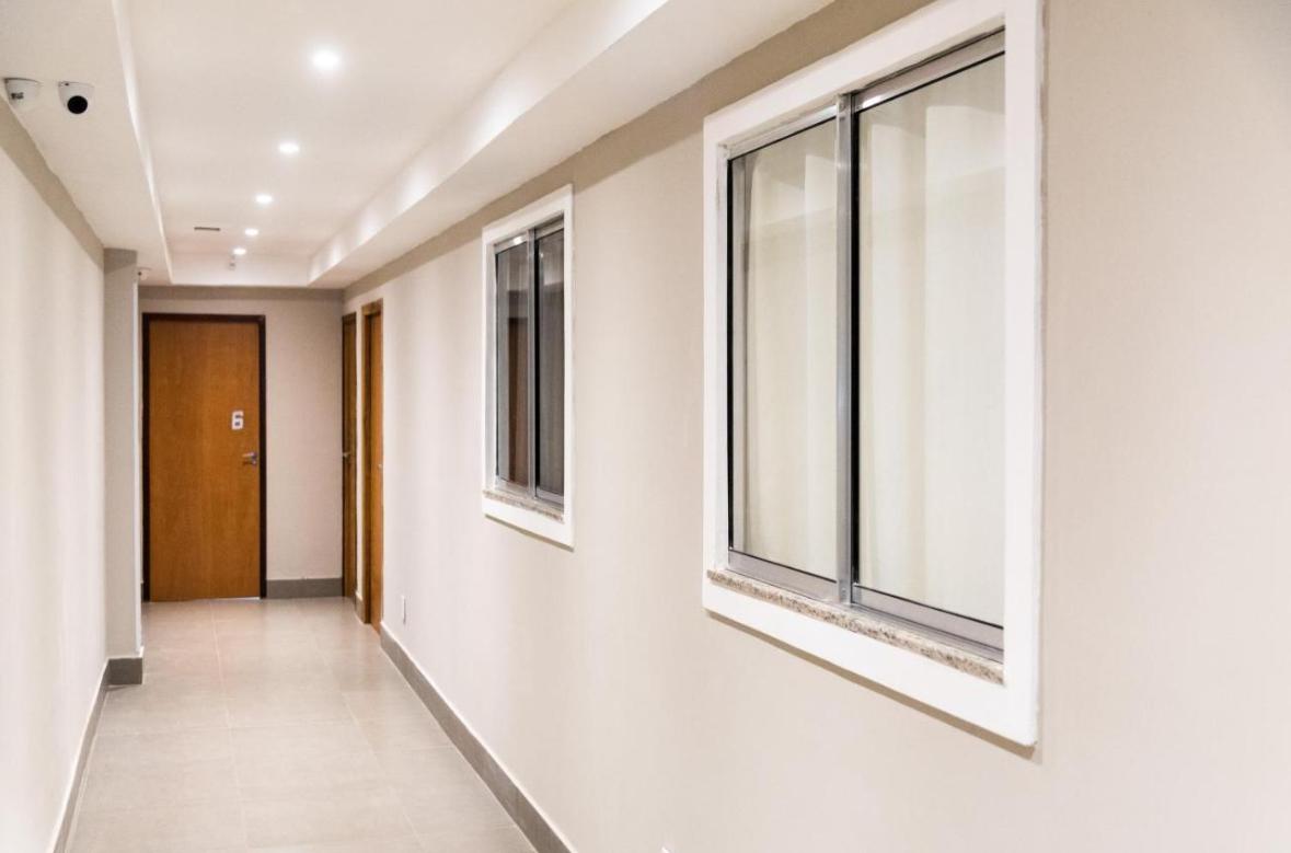 Baño HMG Suítes Inn Budget Rio