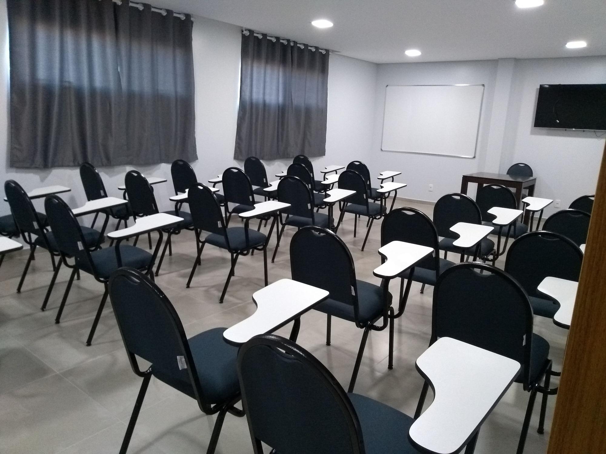 Sala de Reuniones Tri Hotel Smart Chapecó