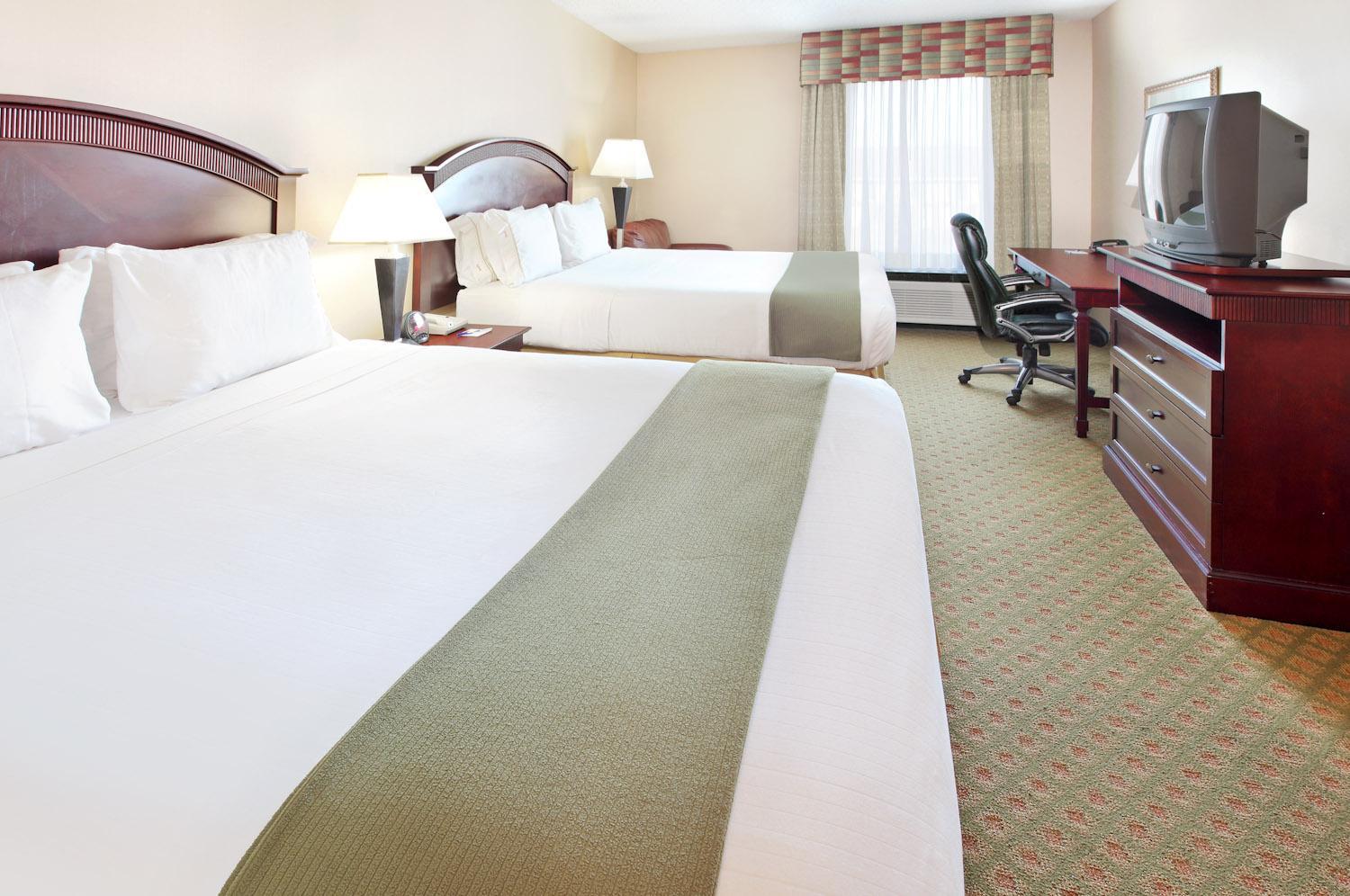 Suite Holiday Inn Express Hotel & Suites Bentonville by IHG