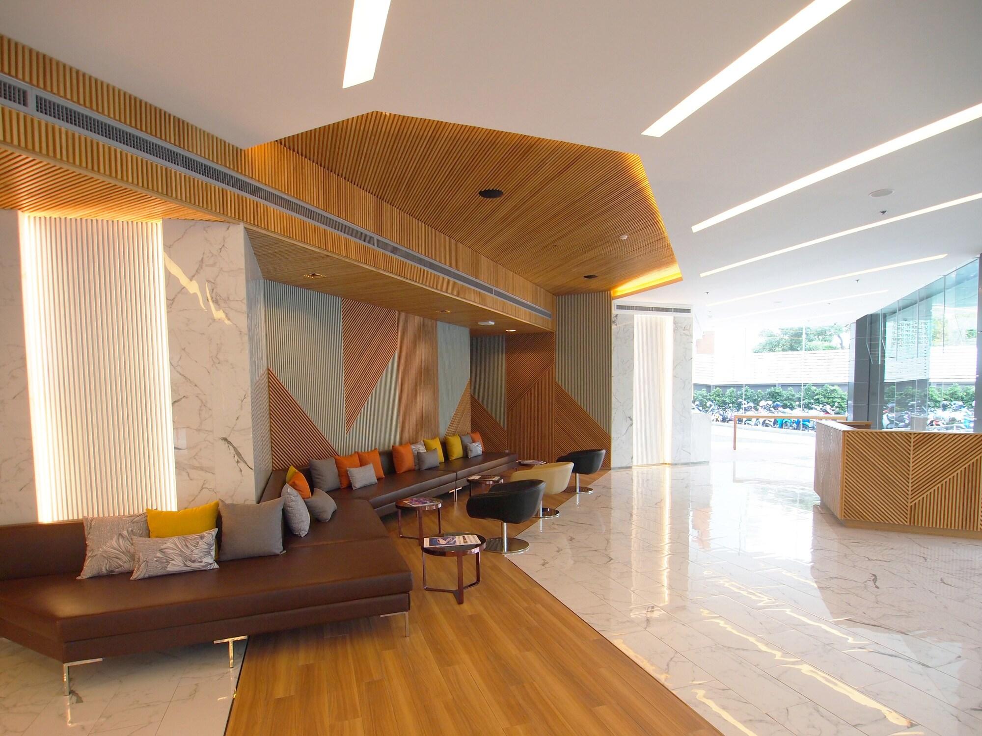 Vista Lobby The Quarter Ari by UHG