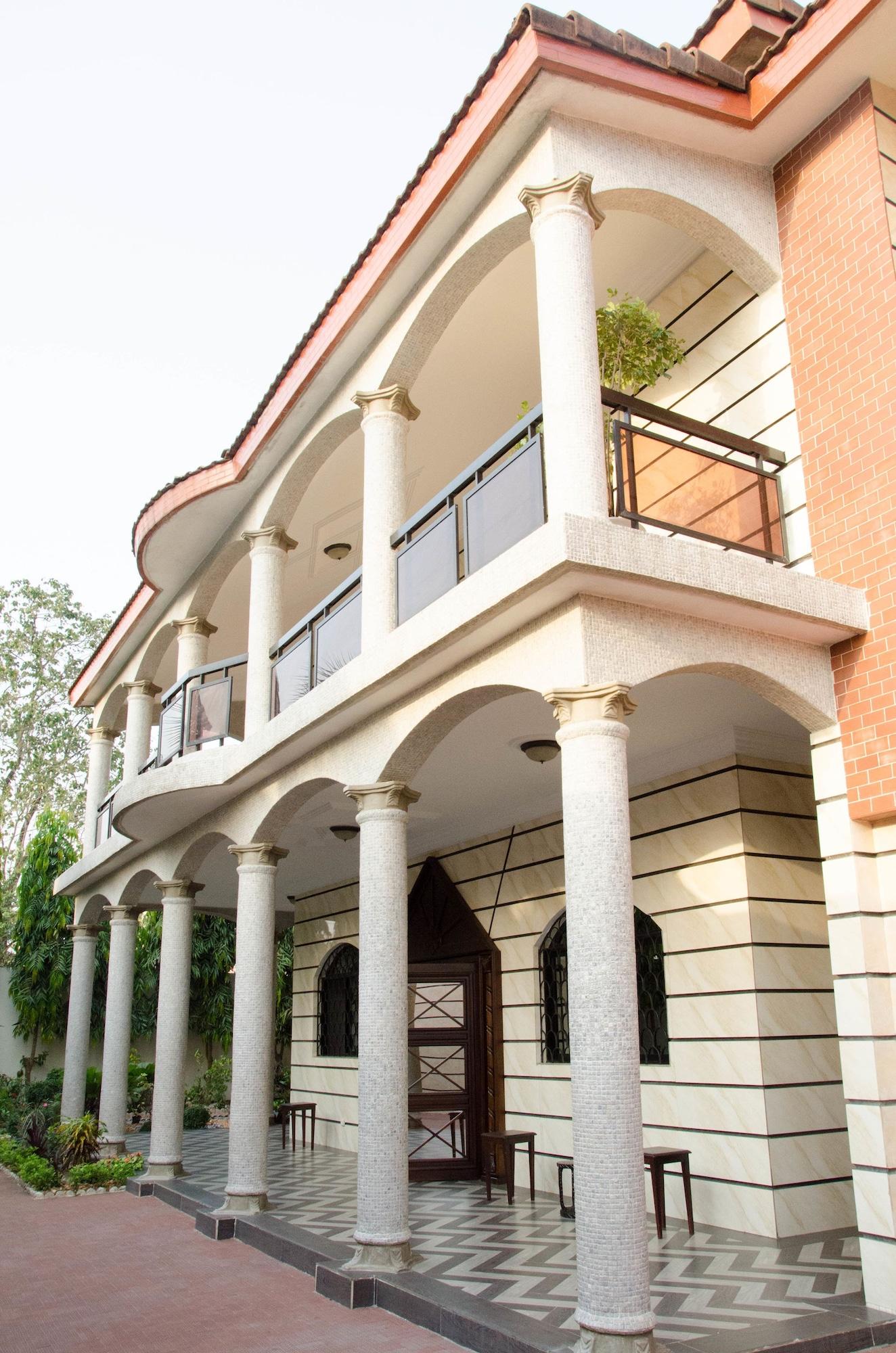 Vista Exterior Villa Mia Abidjan