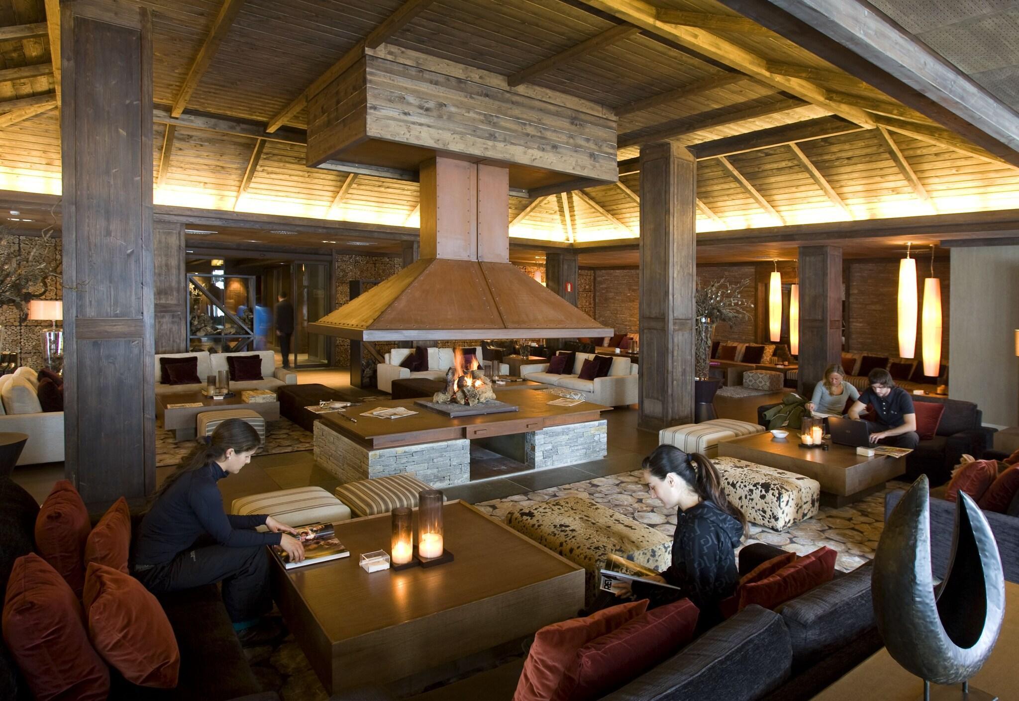 Vista Lobby Hotel Val De Neu