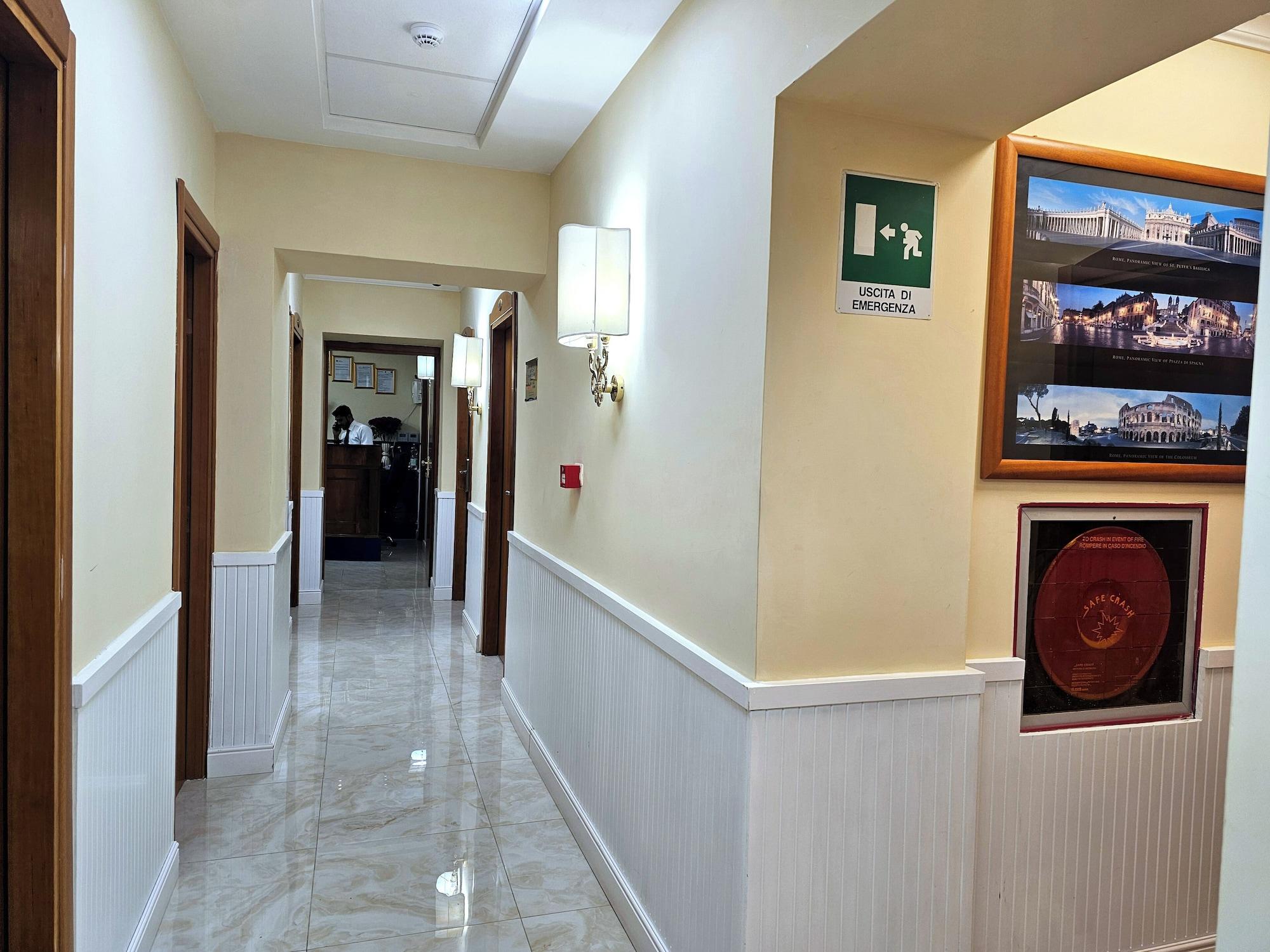 Varios Hotel Amadeus