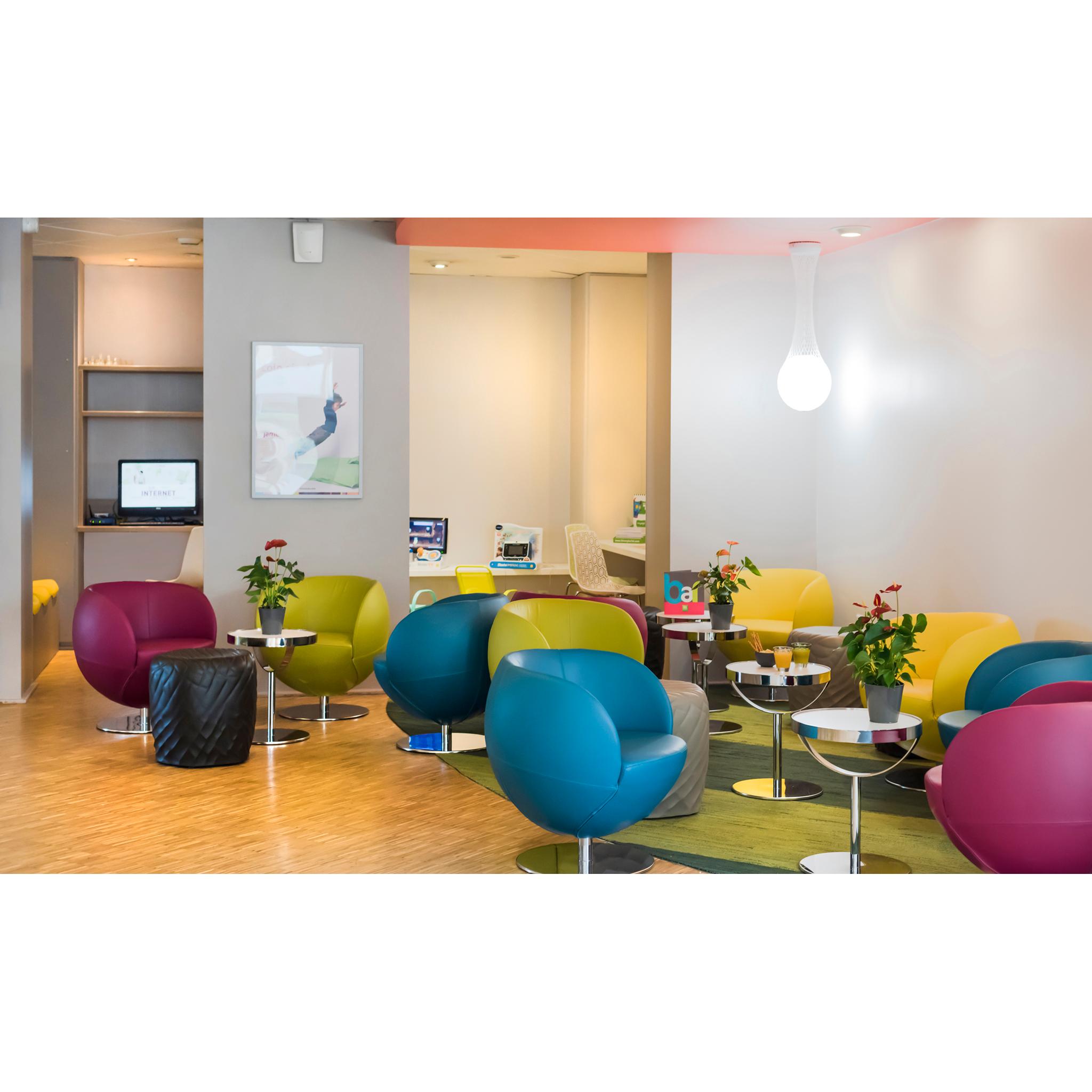 Vista Lobby ibis Styles Strasbourg Stade de la Meinau
