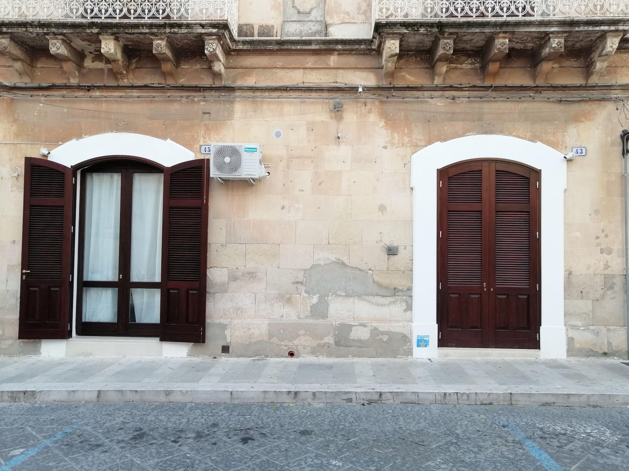 Vista Exterior Garibaldi Maison de Charme