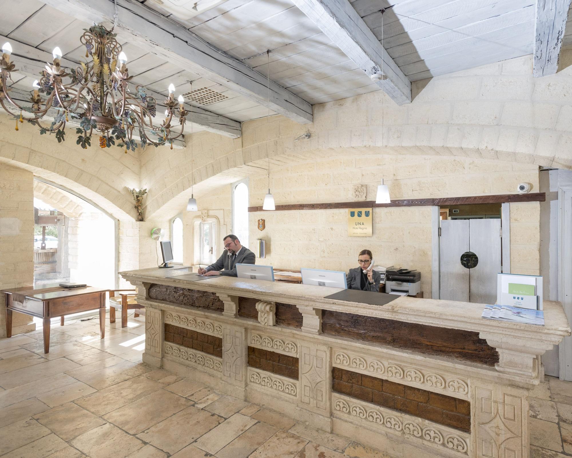 Vista Lobby UNAHOTELS Regina Bari