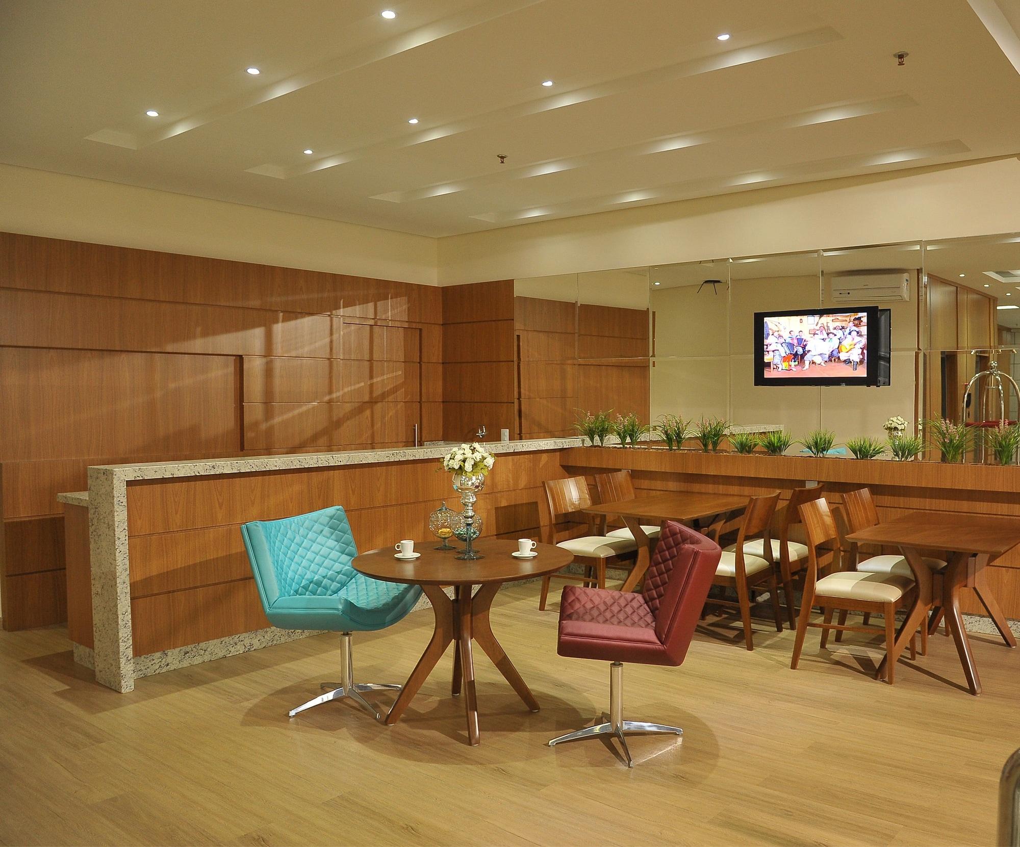 Vista Lobby Hotel Maestro Premium Cascavel