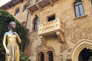 Activity - Tour: The Unique History of Verona, the City of Art