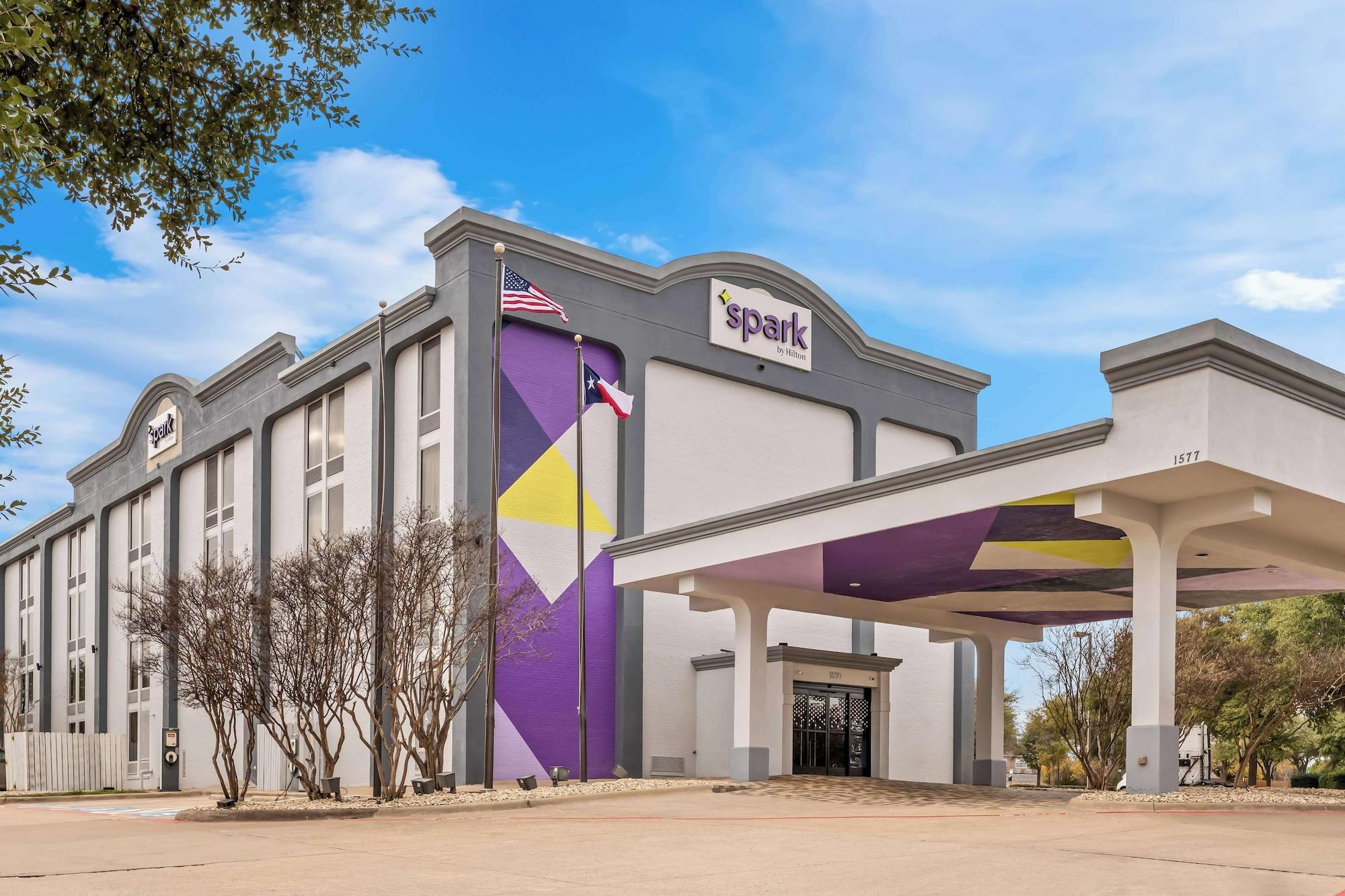 Vista Exterior Spark by Hilton Richardson Dallas