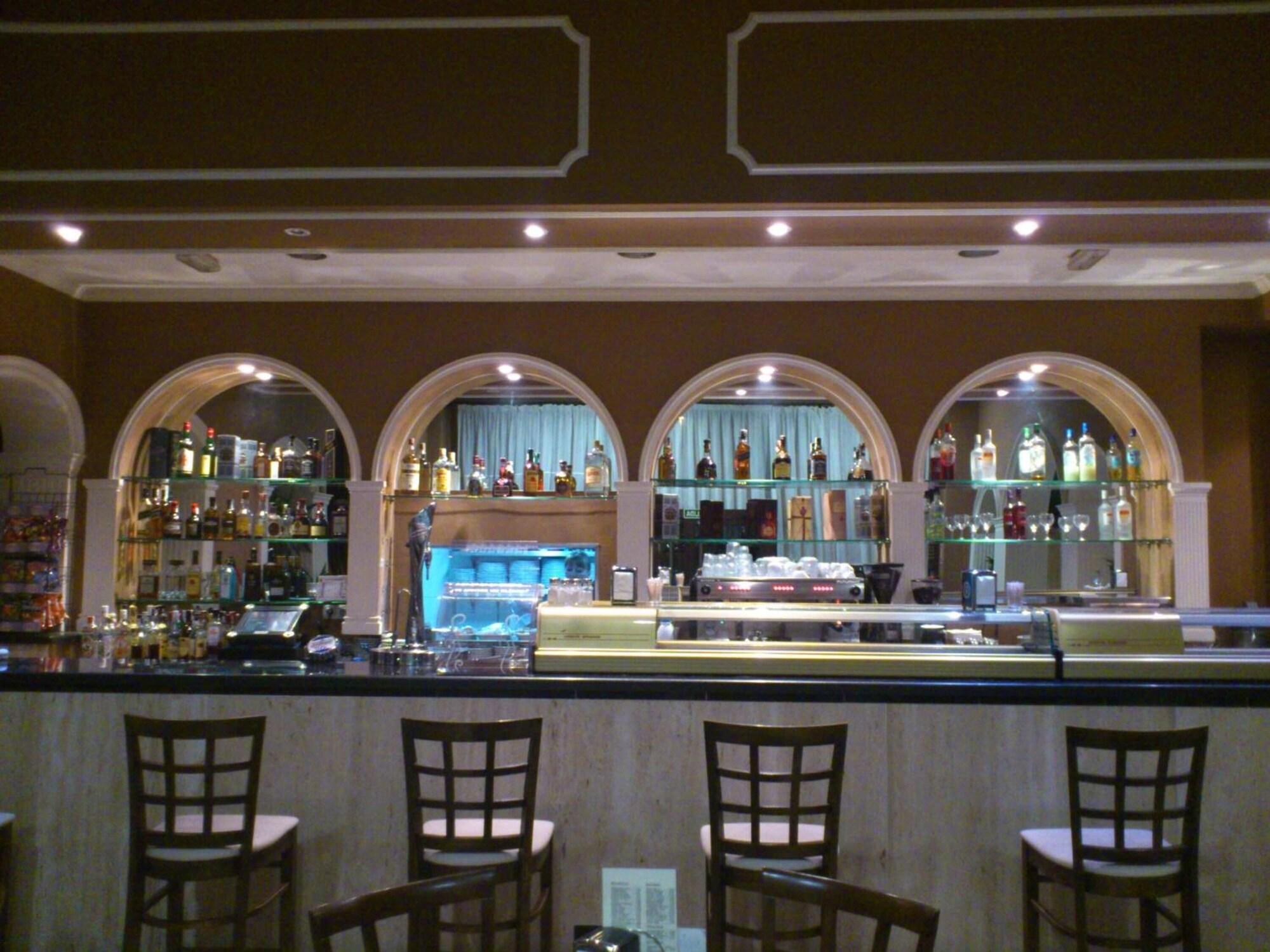 Bar/Salón Mirador