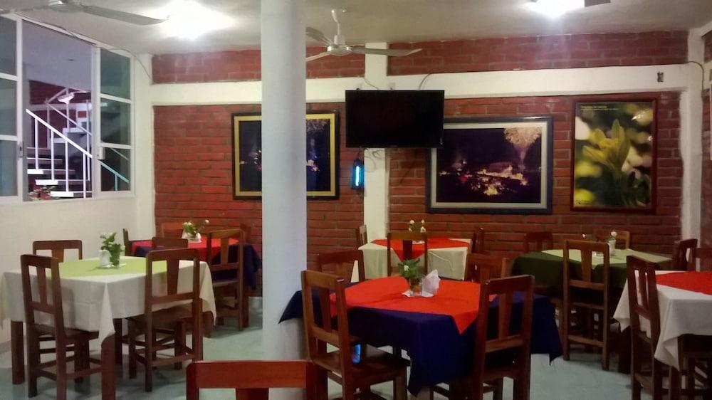 Varios Hotel Blanch