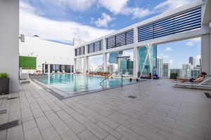 Alquiler Vacacional - Cozy Downtown Pad- Luxe Rooftop Pool gym and More