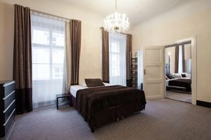 Renta Vacacional - Old Town Square Residence by Emblem