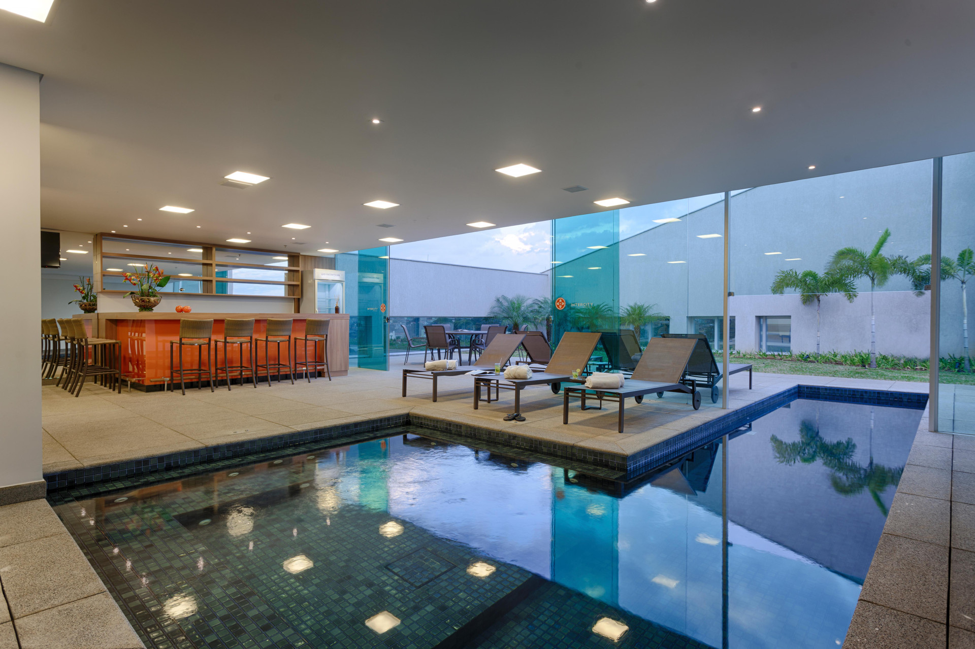 Vista Piscina Intercity BH Expo