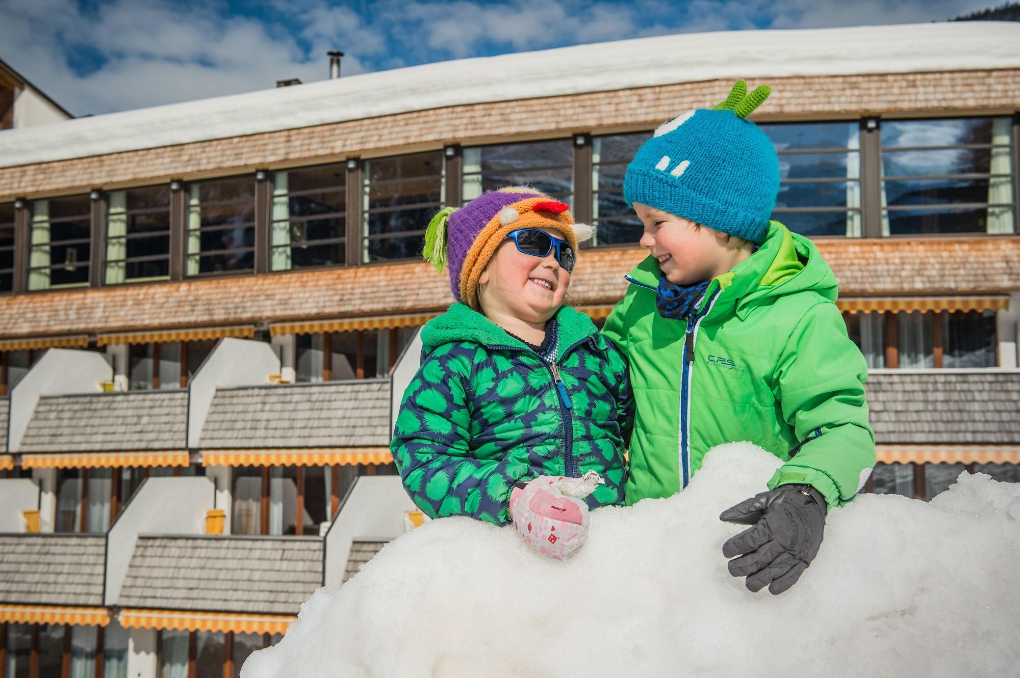 Vista Exterior Family Resort Rainer