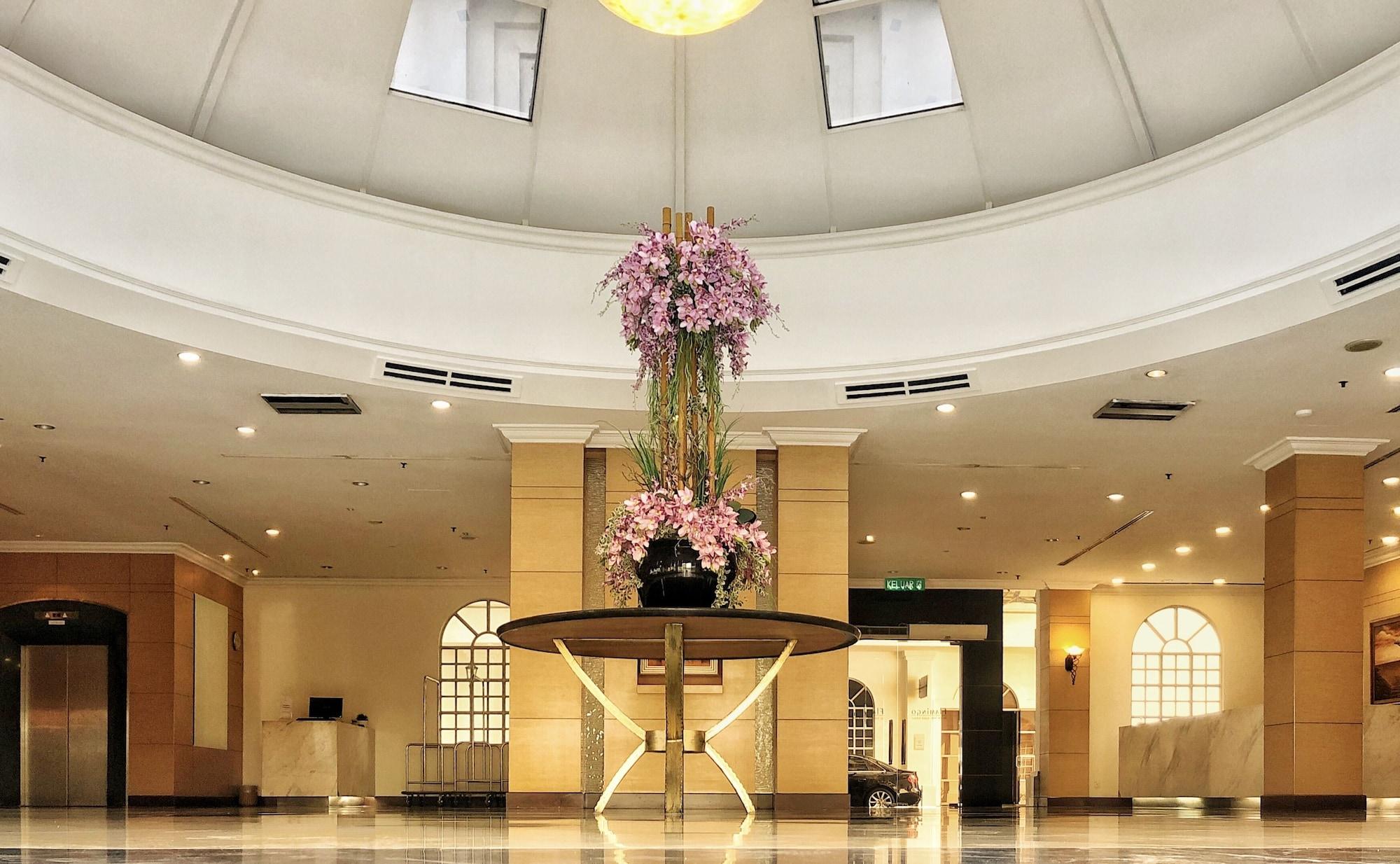 Vista Lobby Flamingo Hotel by The Lake