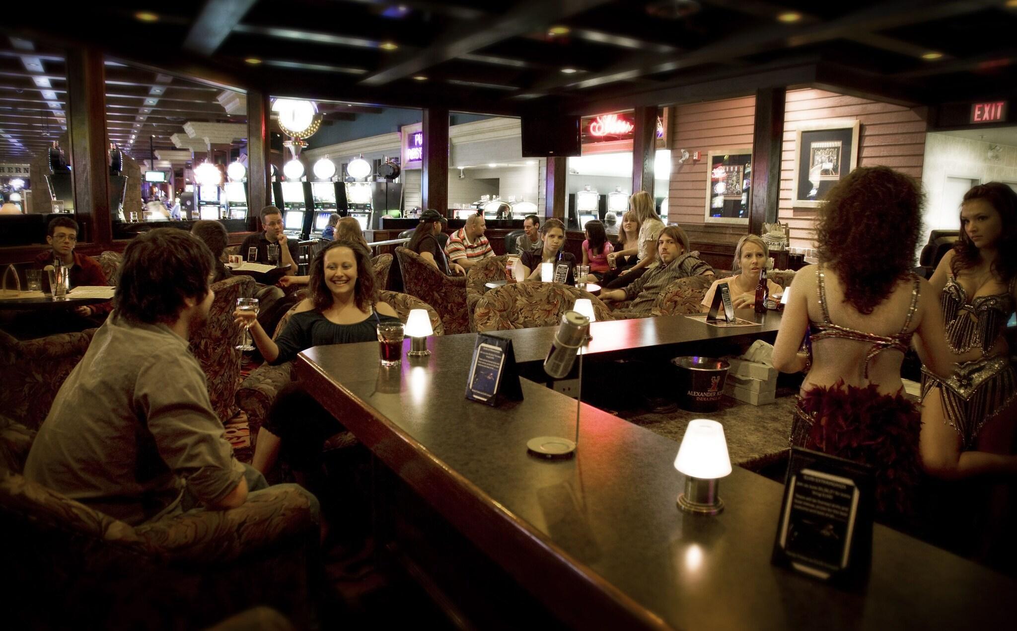 Restaurant Service Plus Inn and Suites - Grande Prairie