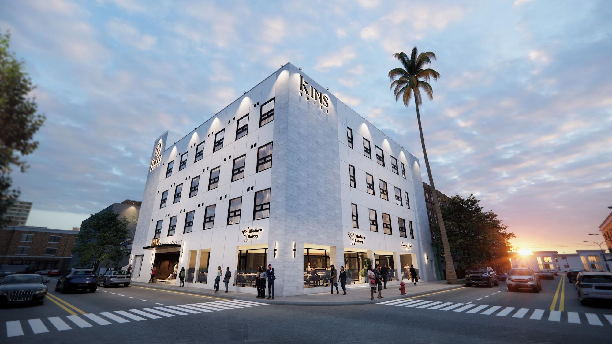 Varios Kins Hotel