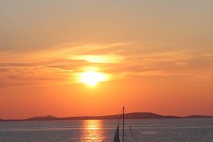Actividad - Paseo en velero al atardecer con cena